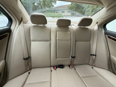 Used 2011 Mercedes-Benz C 300 4MATIC Sedan image 34