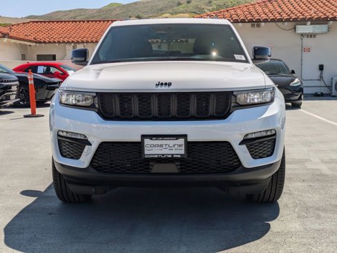 New 2025 Jeep Grand Cherokee Limited w/ Black Appearance Package image 2