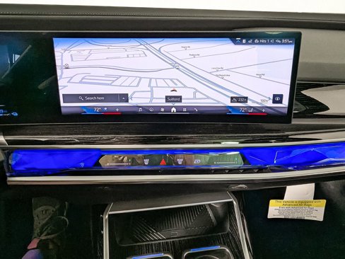 New 2026 BMW 750e xDrive w/ Premium Package image 20