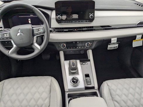 New 2025 Mitsubishi Outlander SEL image 23