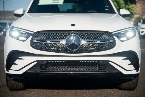 Used 2025 Mercedes-Benz GLC 300 4MATIC image 10