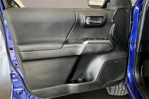 Used 2022 Toyota Tacoma TRD Off-Road image 16