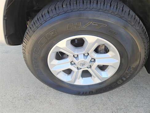 Used 2024 Toyota 4Runner SR5 Premium image 32