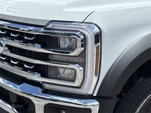 New 2025 Ford F450 Lariat image 11