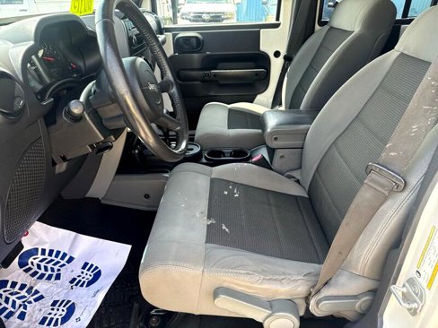Used 2009 Jeep Wrangler Unlimited X image 12