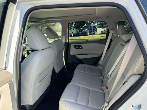 Used 2022 Nissan Rogue SV w/ SV Premium Package image 38