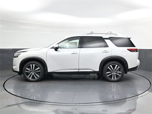 New 2025 Nissan Pathfinder Platinum image 8