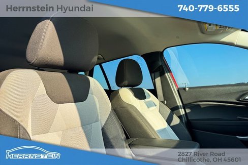 Used 2025 Chevrolet Trax LS w/ LS Convenience Package image 26