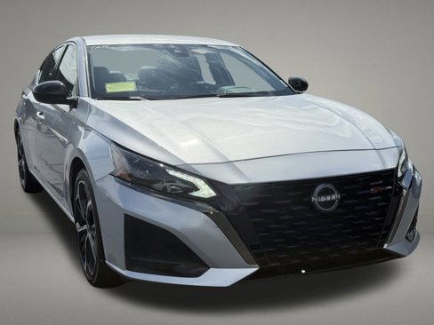 Used 2024 Nissan Altima 2.5 SR image 8