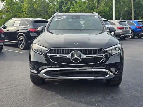 Certified 2025 Mercedes-Benz GLC 300 4MATIC image 4