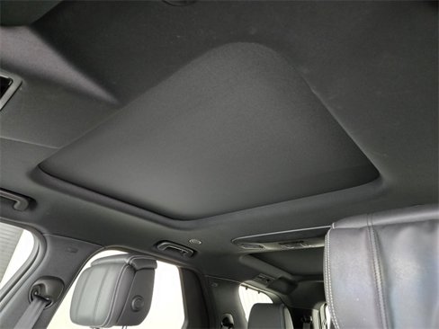 Certified 2024 Land Rover Discovery Dynamic SE image 11