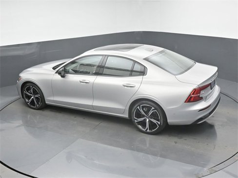 Used 2025 Volvo S60 B5 Plus w/ Protection Package Premier image 44