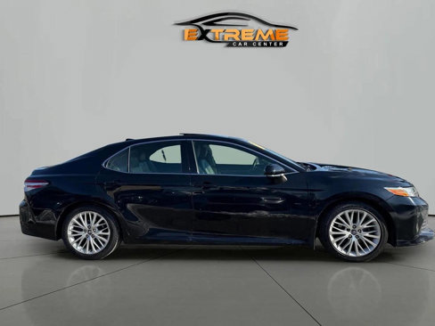 Used 2019 Toyota Camry XLE image 8