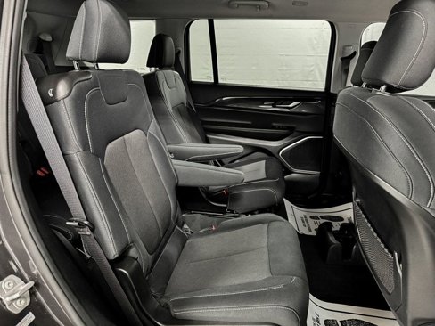 Used 2022 Jeep Grand Cherokee L Laredo w/ Luxury Tech Group I image 12