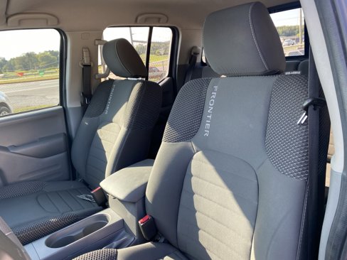 Used 2017 Nissan Frontier Desert Runner image 10