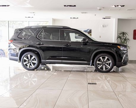 Used 2025 Honda Pilot Elite image 9