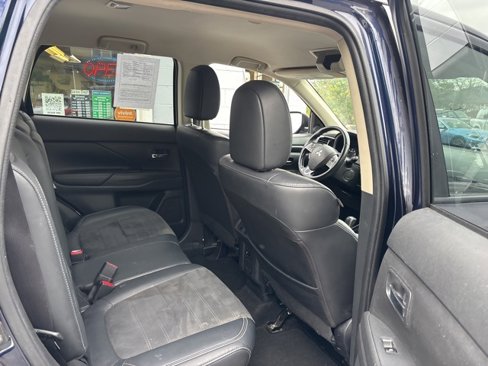 Used 2019 Mitsubishi Outlander AWD image 9