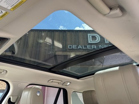Used 2017 Land Rover Range Rover HSE image 34
