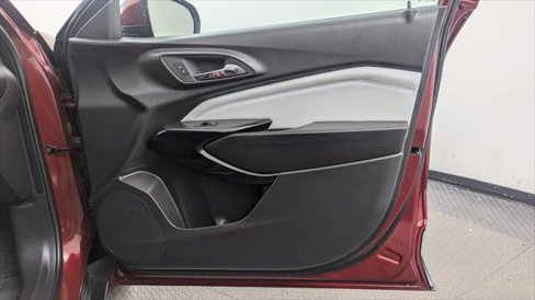 Used 2025 Chevrolet Trax LT image 23