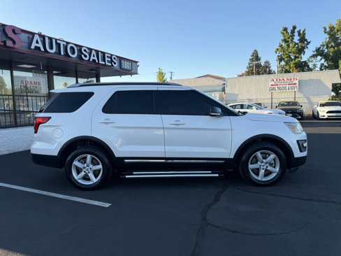 Used 2016 Ford Explorer XLT w/ Equipment Group 202A image 2