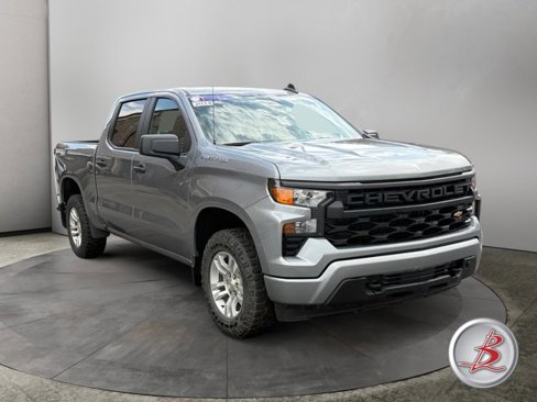 Used 2024 Chevrolet Silverado 1500 Custom image 1