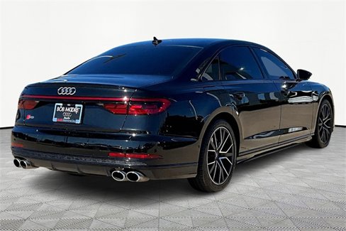 Used 2020 Audi S8 L w/ S8 Executive Package image 2