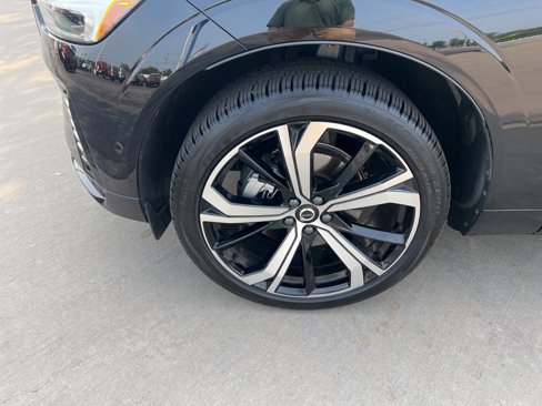 Certified 2025 Volvo XC60 B5 Ultra w/ Climate Package image 9