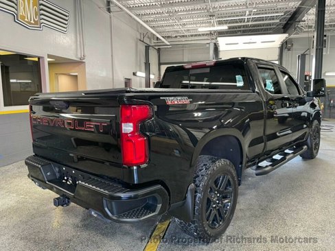 Used 2020 Chevrolet Silverado 1500 LT Trail Boss w/ Midnight Edition image 3