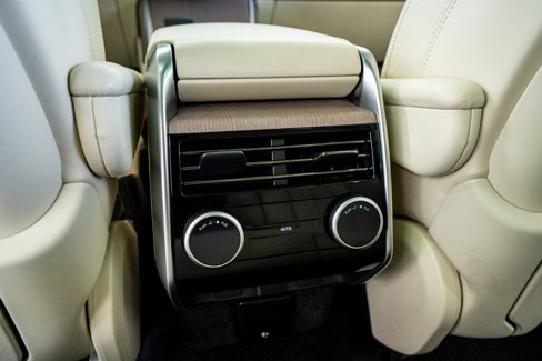 Used 2025 Land Rover Range Rover Long Wheelbase Autobiography image 53