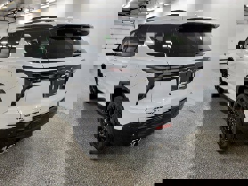 New 2026 Chevrolet Traverse RS w/ LPO, Floor Liner Package image 6