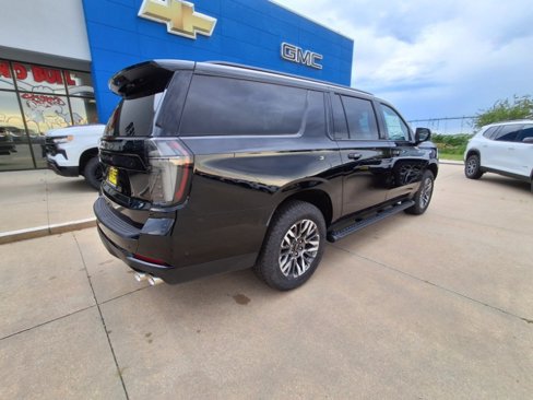 New 2025 Chevrolet Suburban Z71 w/ Z71 Off-Road Package image 8