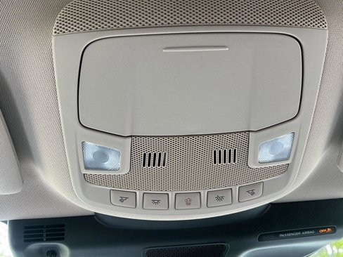Used 2022 Lincoln Nautilus AWD w/ Premium Package image 32