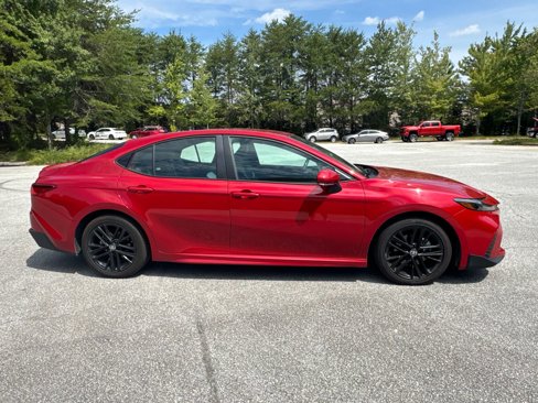 Used 2025 Toyota Camry SE image 4