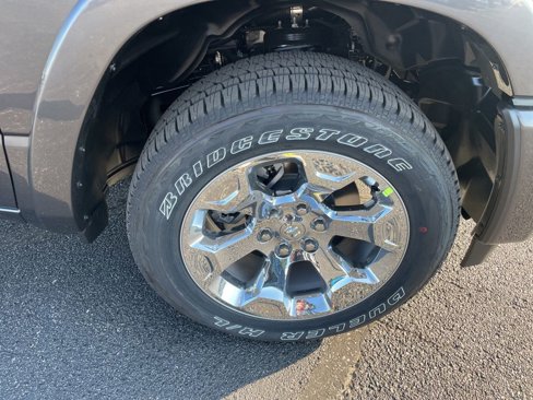 New 2026 RAM 1500 4x4 Crew Cab image 12