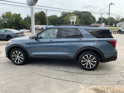 Used 2025 Ford Explorer ST-Line image 3