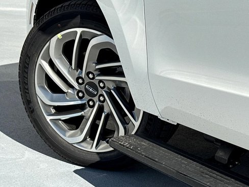 New 2025 Lincoln Navigator Reserve image 36
