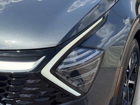 Used 2025 Kia Sportage EX image 10
