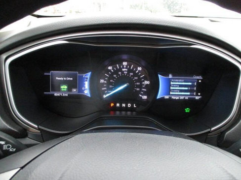 Used 2019 Ford Fusion SE image 22