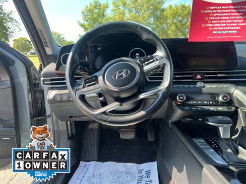 Used 2022 Hyundai Elantra Limited image 17