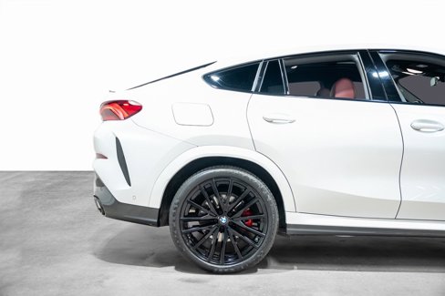 Used 2024 BMW X6 xDrive40i w/ M Sport Professional Package image 25