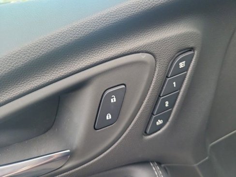 Used 2023 Buick Encore GX Essence w/ Experience Buick Package image 38