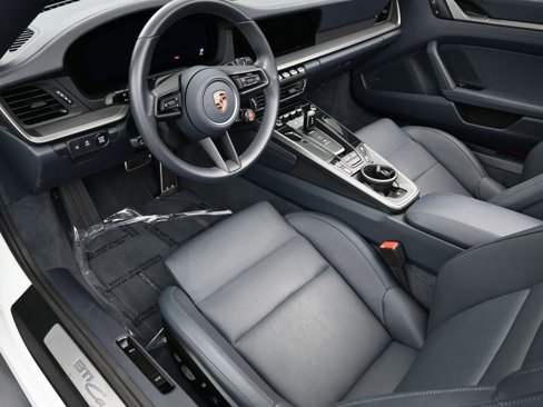 Certified 2025 Porsche 911 Carrera image 4