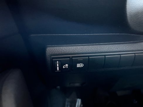 Used 2025 Toyota Corolla LE image 21