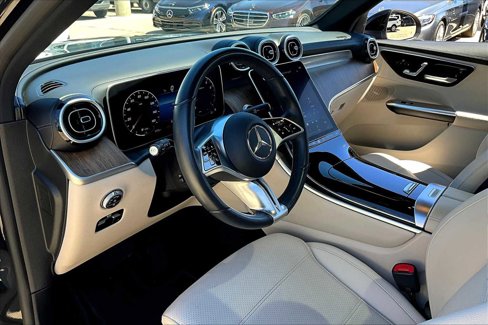 Used 2024 Mercedes-Benz GLC 300 4MATIC image 17