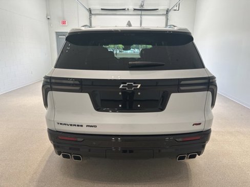 New 2026 Chevrolet Traverse RS w/ LPO, Floor Liner Package image 5