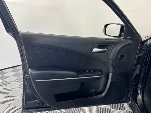 Used 2023 Dodge Charger SXT image 9