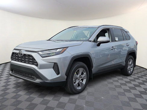 New 2025 Toyota RAV4 XLE image 3