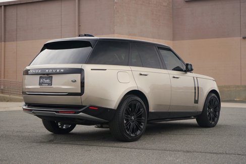 Used 2023 Land Rover Range Rover SE image 4