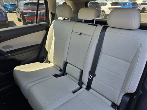 Used 2020 Volkswagen Tiguan SE w/ Panoramic Sunroof Package image 19