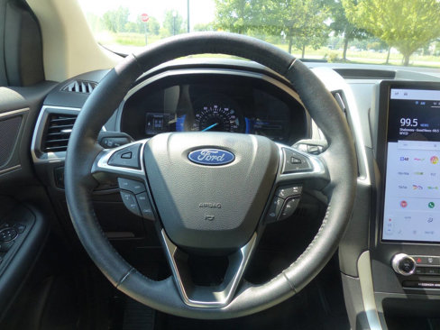 Used 2024 Ford Edge SEL image 23